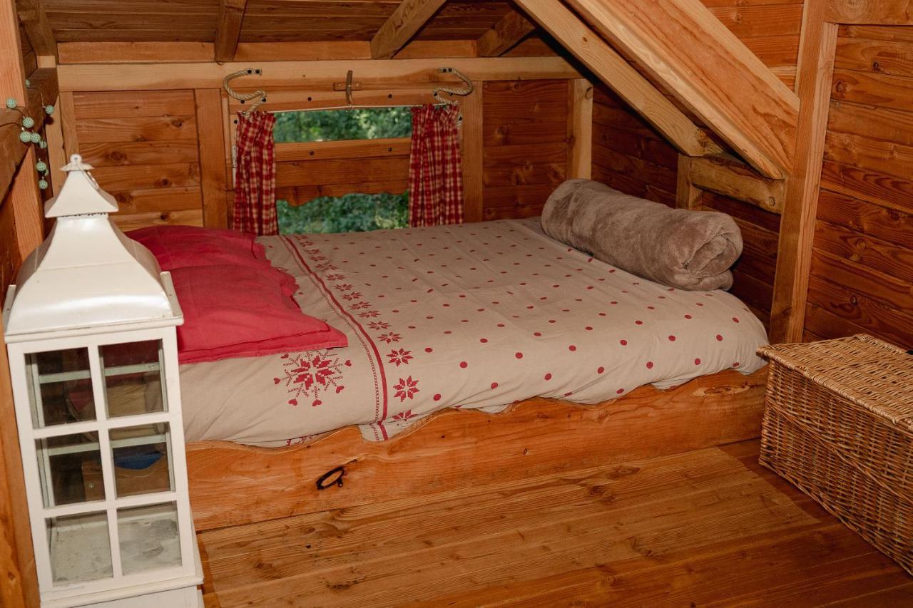 Cabane Perchee Dans Les Arbres Saint-Hilaire-en-Morvan المظهر الخارجي الصورة